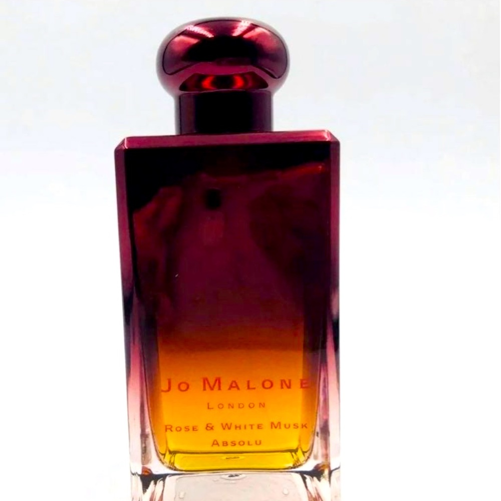 Brand new / with box 

Jo Malone London

Rose & White Musk Absolu
